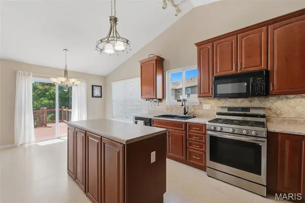 48 Aspen Ridge CT, St Peters, MO 63376