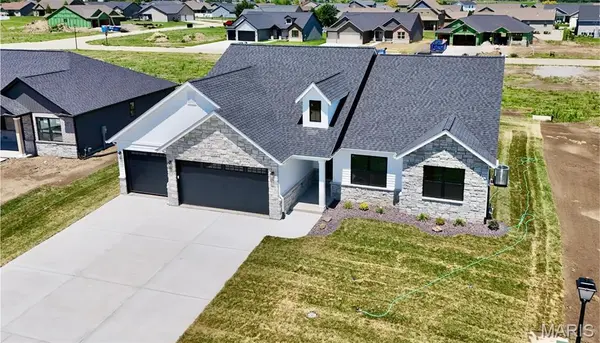 308 Rumsfeld DR, Troy, IL 62094