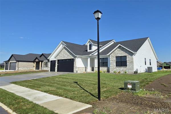 308 Rumsfeld DR, Troy, IL 62094