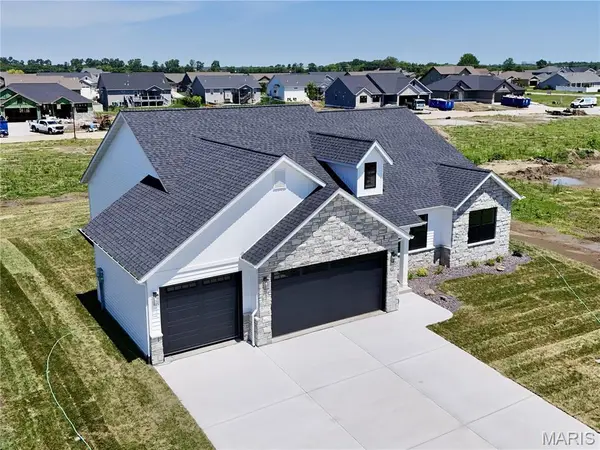 308 Rumsfeld DR, Troy, IL 62094