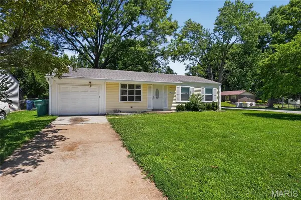 1911 Keelen DR, St Louis, MO 63136