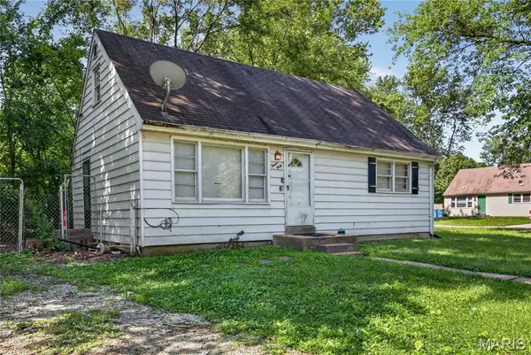 1240 Lakeview AVE, St Louis, MO 63138