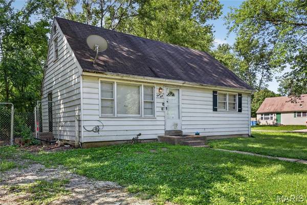 1240 Lakeview AVE, St Louis, MO 63138