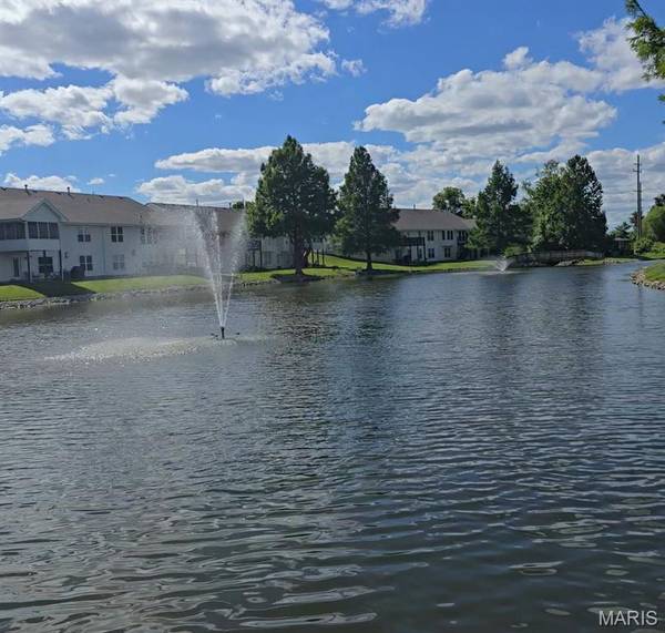 30 Sterling Pointe DR #22A, St Charles, MO 63301