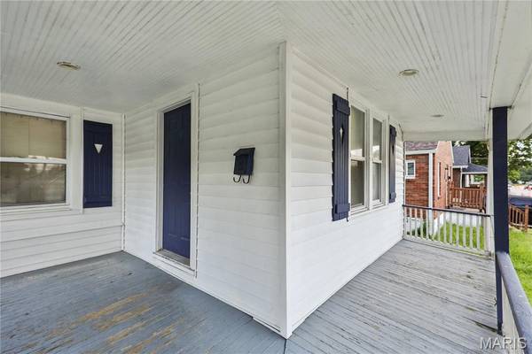 3915 N Hanley RD, St Louis, MO 63121