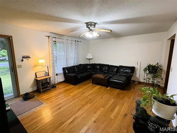 428 N Walker ST, Montgomery City, MO 63361