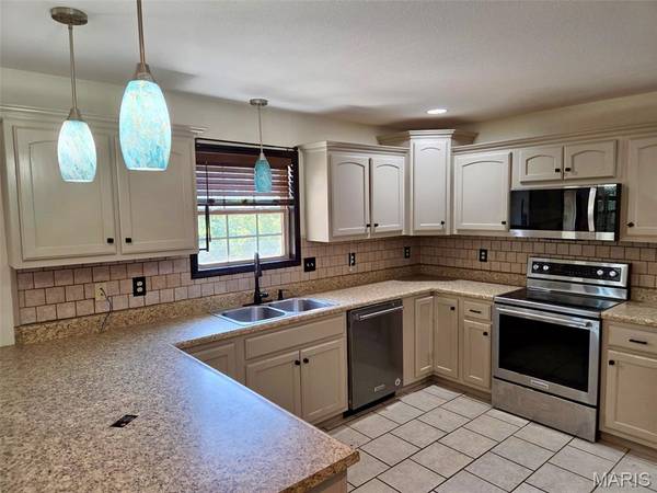 20172 London LN, Waynesville, MO 65583