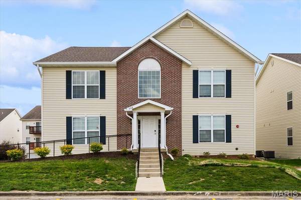 704 Harbor Woods DR #D, Fairview Heights, IL 62232