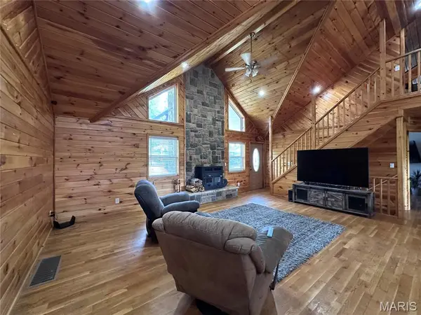 16393 Highway B, Ellington, MO 63638