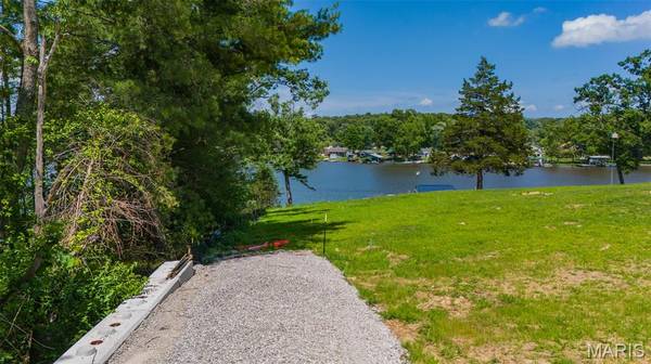 2000 Lakeshore DR, Cuba, MO 65453