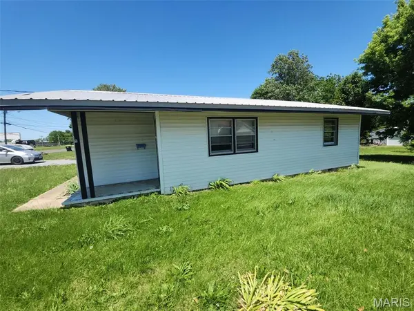 1208 Thomasville RD, Houston, MO 65483