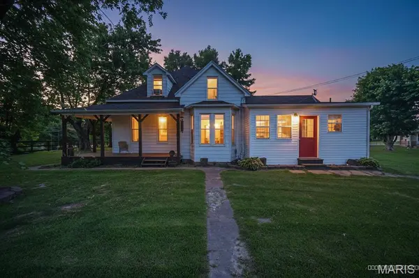 1924 High ST, Chester, IL 62233
