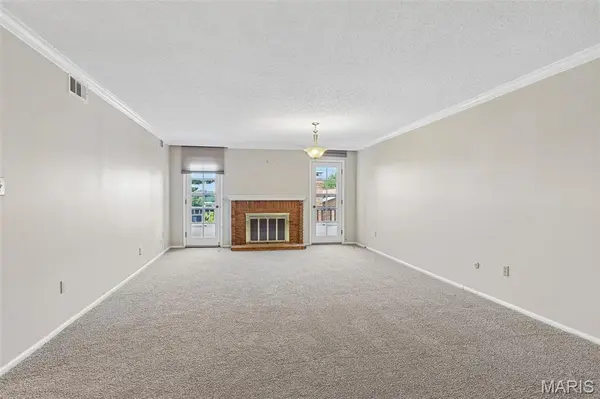 10367 Oxford Hill DR #27, St Louis, MO 63146