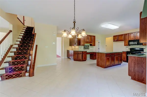 831 Wheaton WAY, St Louis, MO 63141