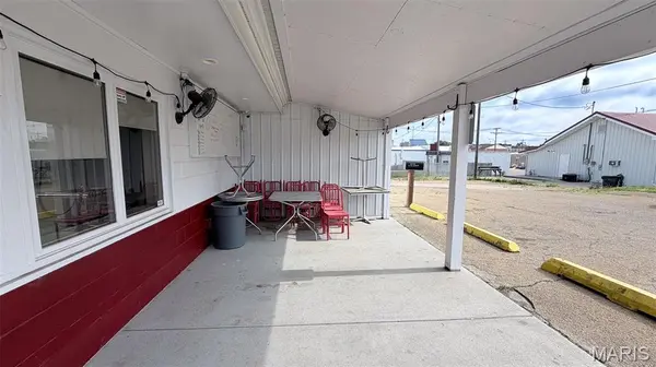 104 W College AVE, Fredericktown, MO 63645