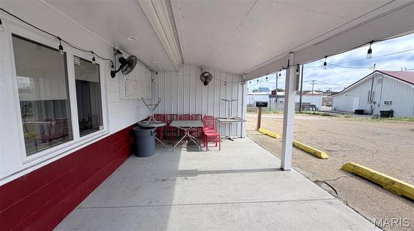 104 W College AVE, Fredericktown, MO 63645