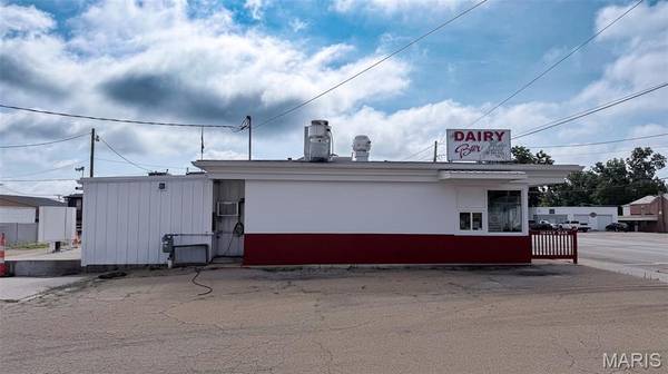 104 W College AVE, Fredericktown, MO 63645