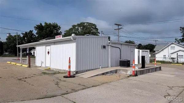 104 W College AVE, Fredericktown, MO 63645