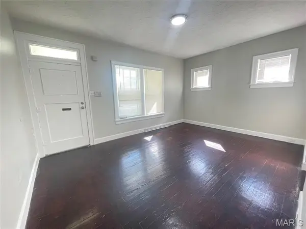 2128 Lexa DR, St Louis, MO 63136