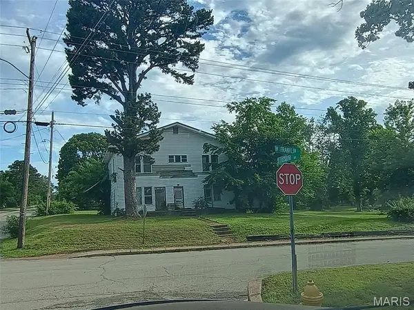 1302 W Franklin ST, Salem, MO 65560