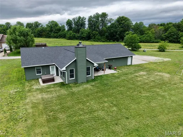 11120 Lakeshore, Hannibal, MO 63401