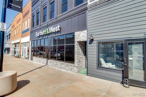 107 N State ST, Jerseyville, IL 62052