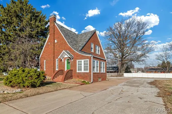 2335 Pontoon RD, Granite City, IL 62040