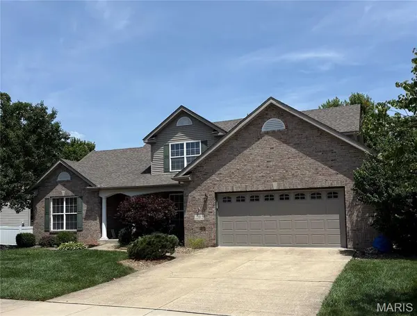 30 Brookshire LN, Edwardsville, IL 62025