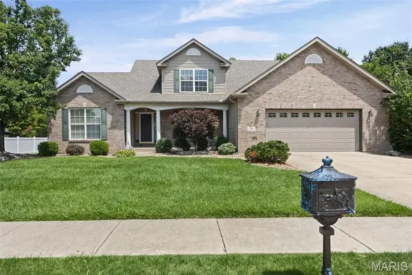 30 Brookshire LN, Edwardsville, IL 62025