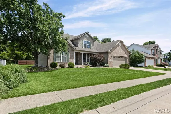 30 Brookshire LN, Edwardsville, IL 62025