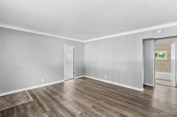 121 Cady DR, Calverton Park, MO 63135