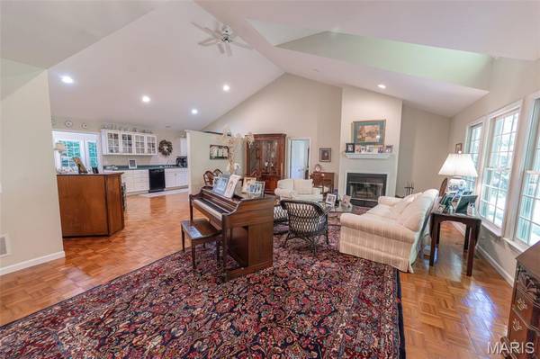 10790 Greenlefe DR, Rolla, MO 65401