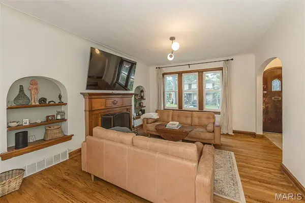 7244 Shaftesbury AVE, University City, MO 63130