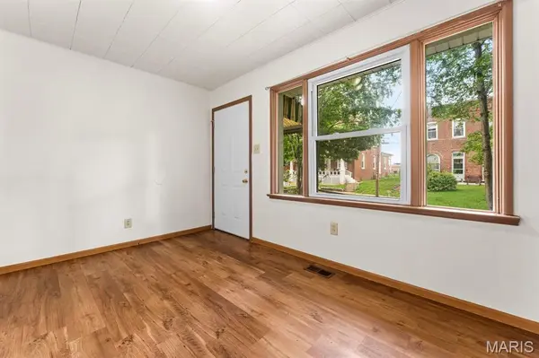 23 S 9th ST, Belleville, IL 62220