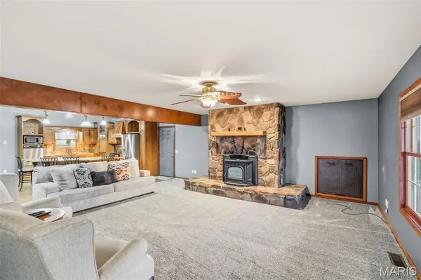 30998 Gifford Trail, La Plata, MO 63549