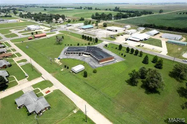 2889 N Douglas, Malden, MO 63863