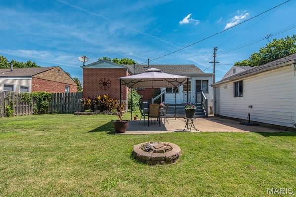 4348 Schirmer ST, St Louis, MO 63116