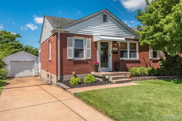 4348 Schirmer ST, St Louis, MO 63116