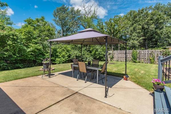4348 Schirmer ST, St Louis, MO 63116