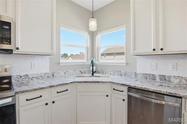 152 Forest Oaks DR, Caseyville, IL 62232
