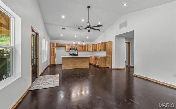 13185 County Road 7570, Newburg, MO 65550