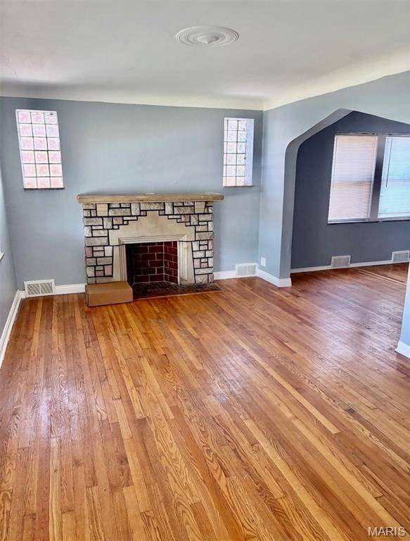 8636 Riverview BLVD, St Louis, MO 63147