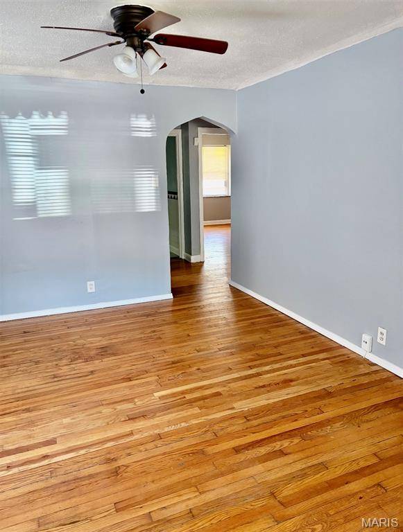 8636 Riverview BLVD, St Louis, MO 63147