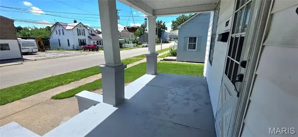 1527 Swanwick ST, Chester, IL 62233