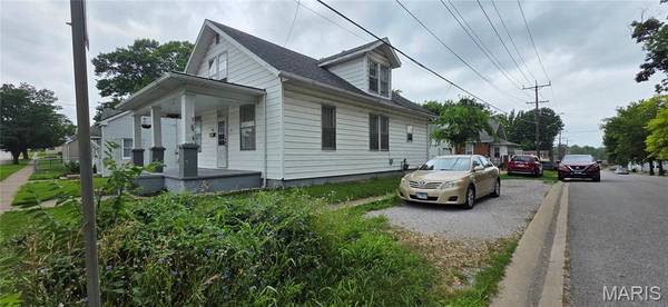 1527 Swanwick ST, Chester, IL 62233