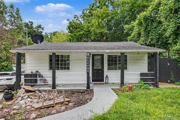 8516 Katherine AVE, St Louis, MO 63121