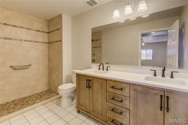 1300 North Main Street #218, Sikeston, MO 63801