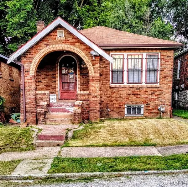 5628 Hiller PL, St Louis, MO 63136