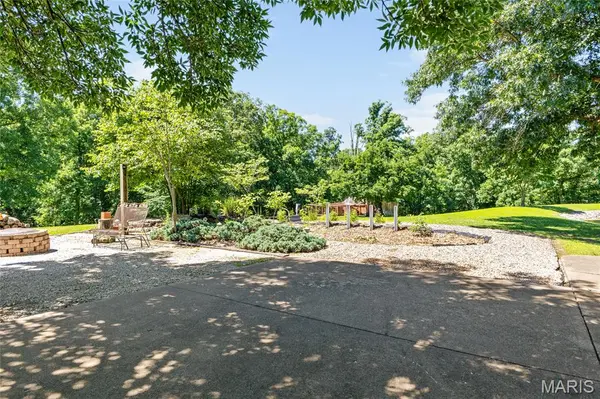 30677 252nd AVE, Durham, MO 63438