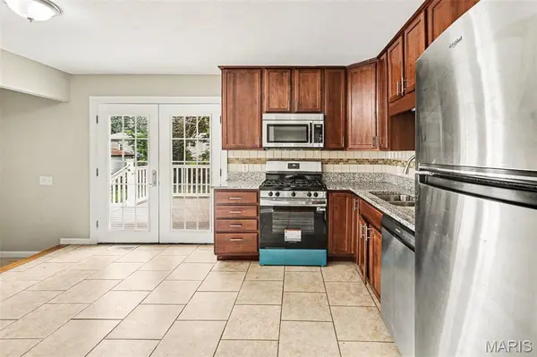 1725 Yaqui DR, Florissant, MO 63031
